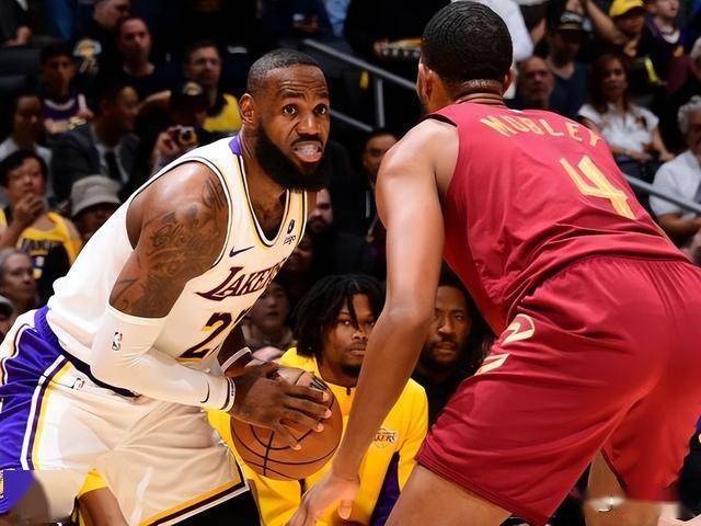 ag体育公司_湖人nba战胜快船詹姆斯关键上篮视频